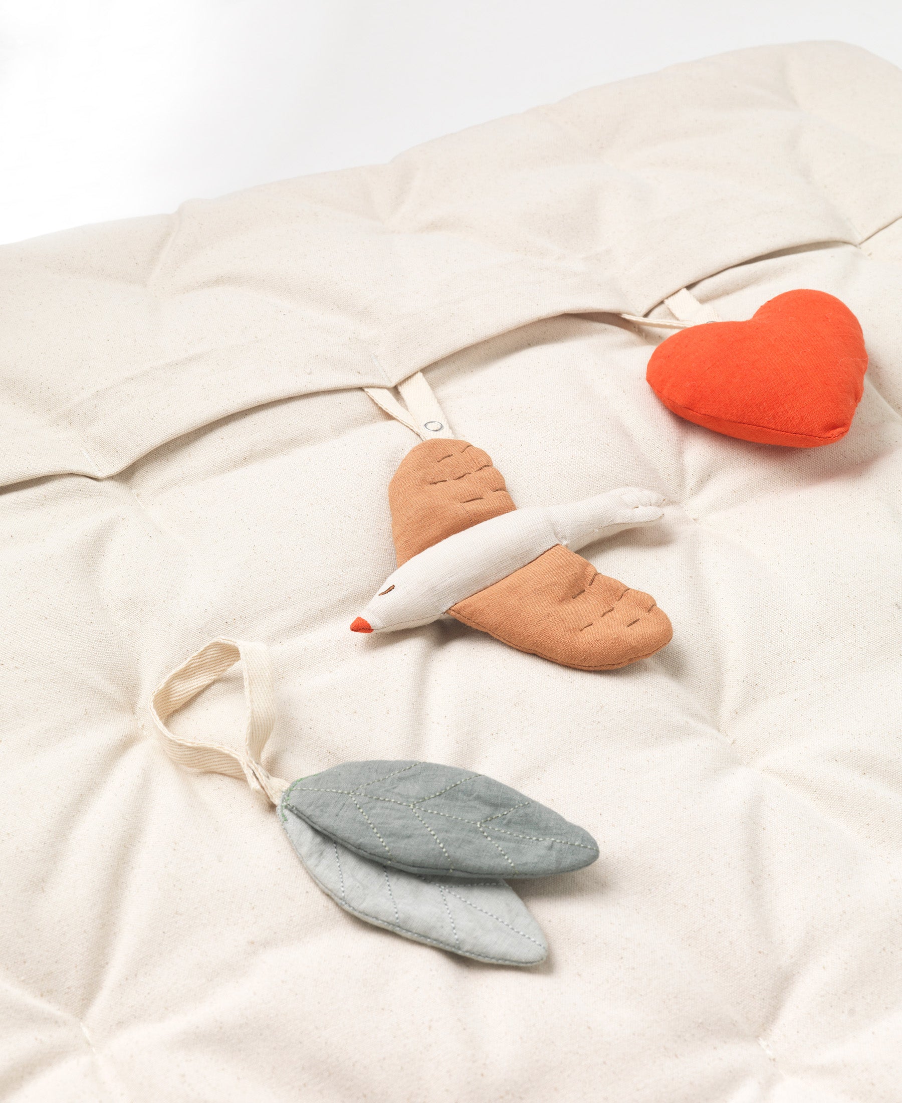 AlixFurniture Jouets Nora, Songbirds
