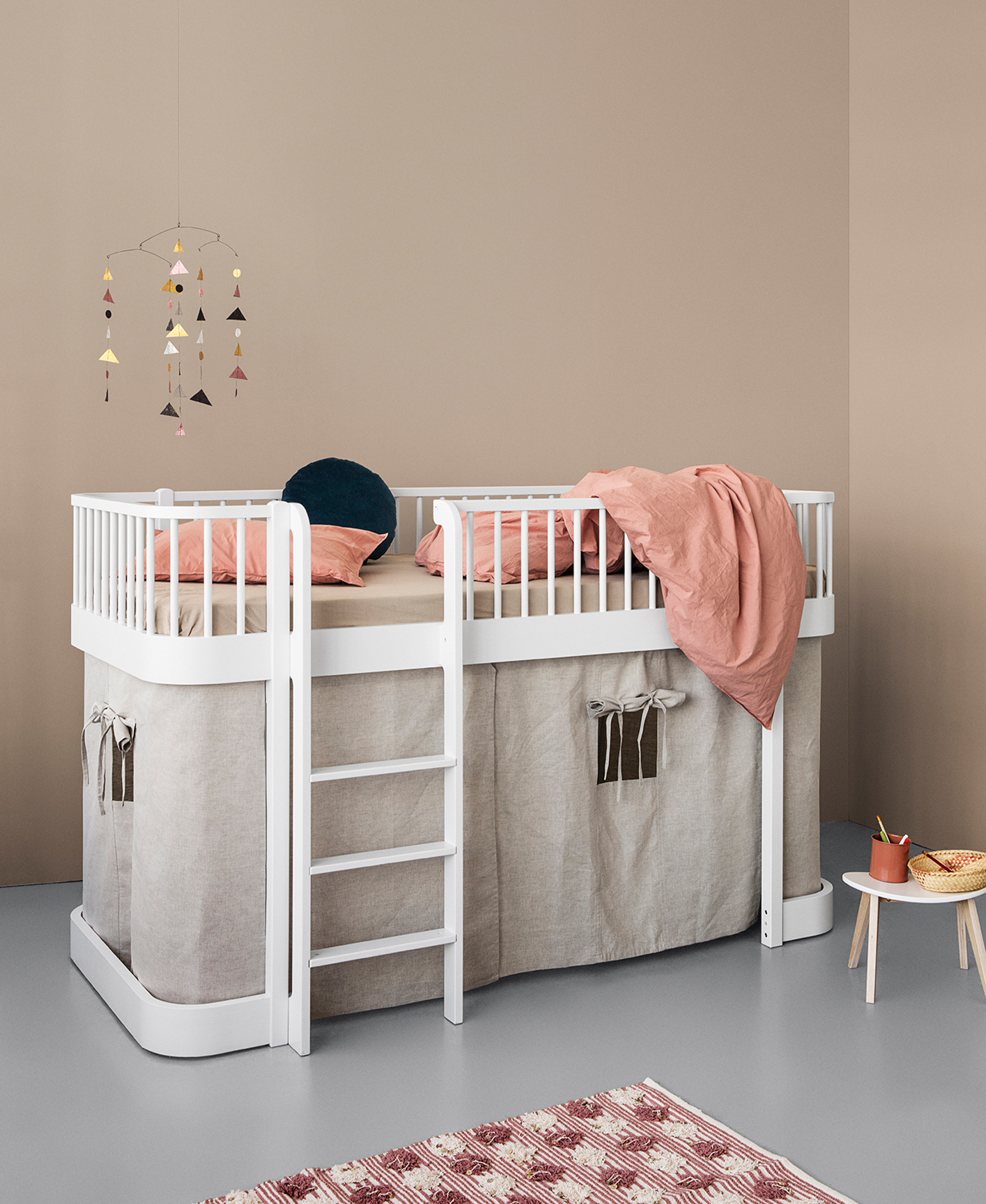AlixFurniture Lit Mezzanine Enfant – Optimisation d’Espace avec Confort et Sécurité