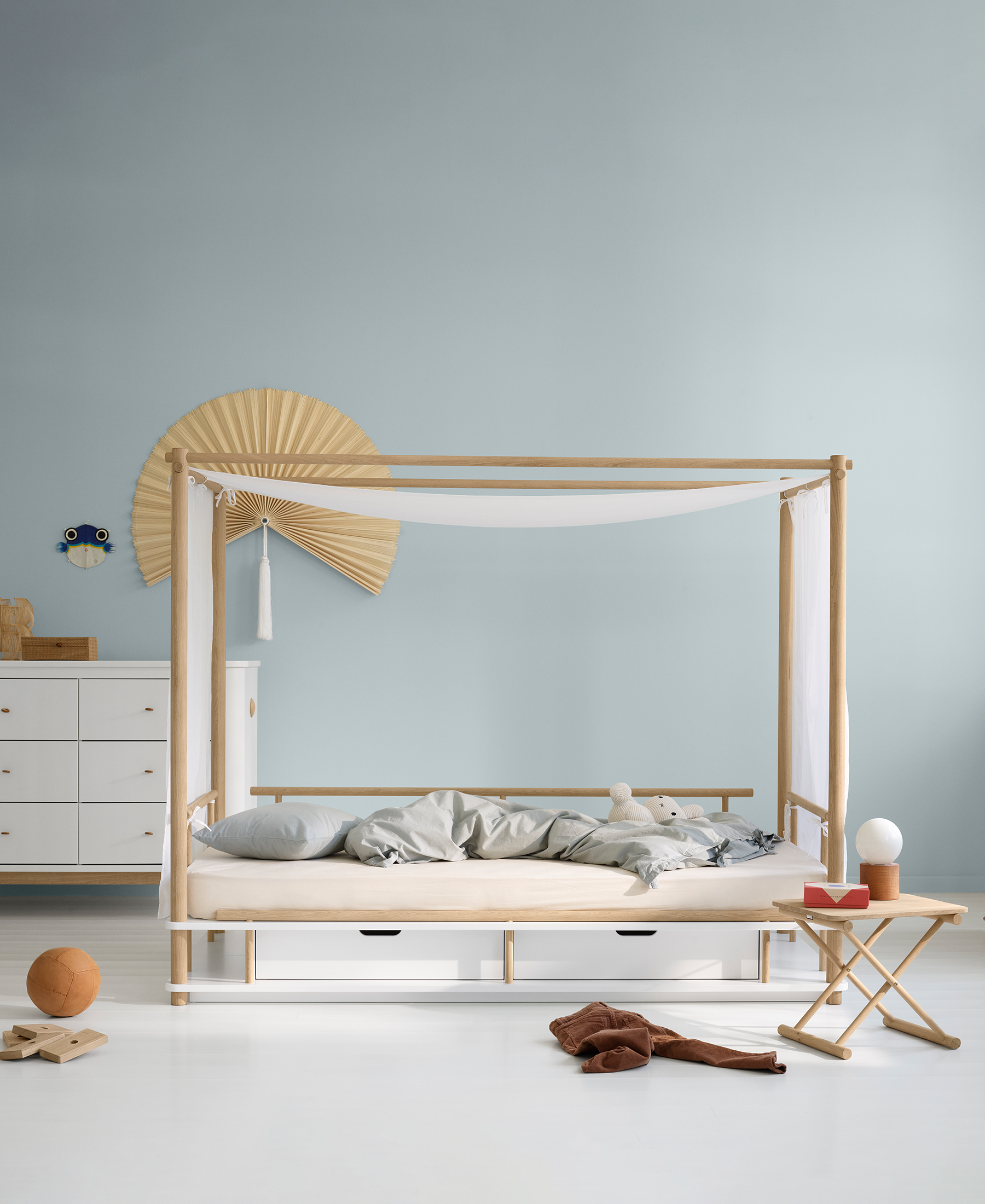 Table De Chevet Basse Pour Chambre d Enfant Alixfurniture - Meuble En Chêne Au Design Raffiné