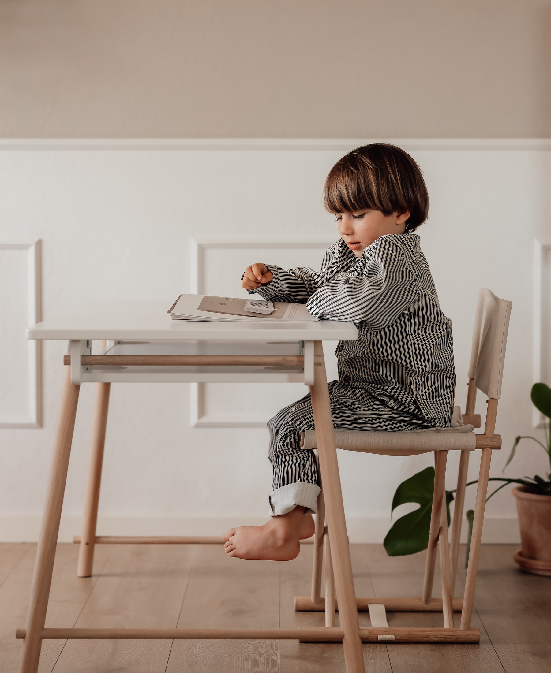 AlixFurniture Bureau créatif, réglable en hauteur, combinaison parfaite de blanc et de chêne