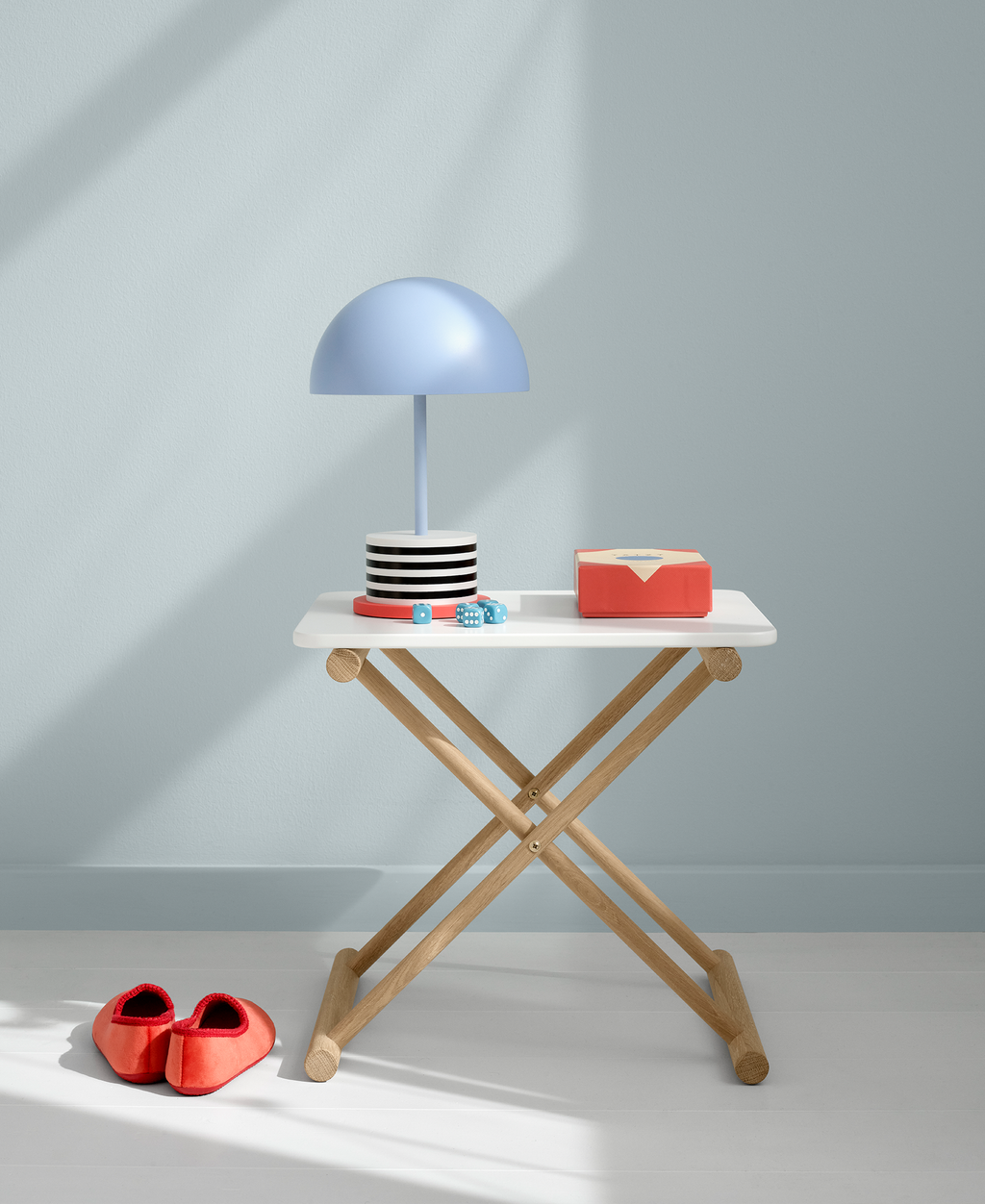 AlixFurniture Chevet Haut Classique en Chêne avec Structure en X – Design Épuré et Fonctionnalité
