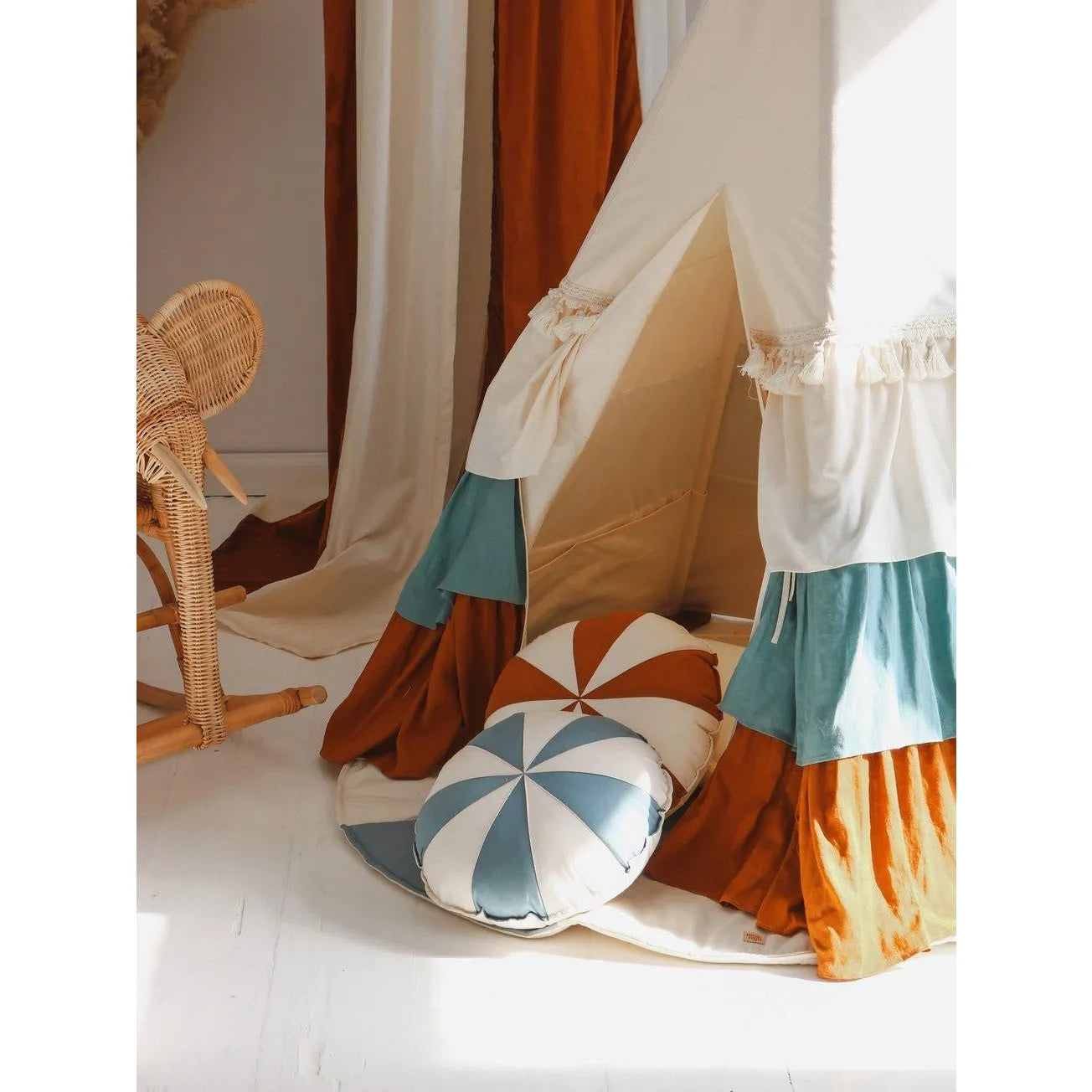 AlixFurniture Tipi Enfant Naturel en Coton et Lin – Refuge Douillet et Portable pour Petits Aventuriers
