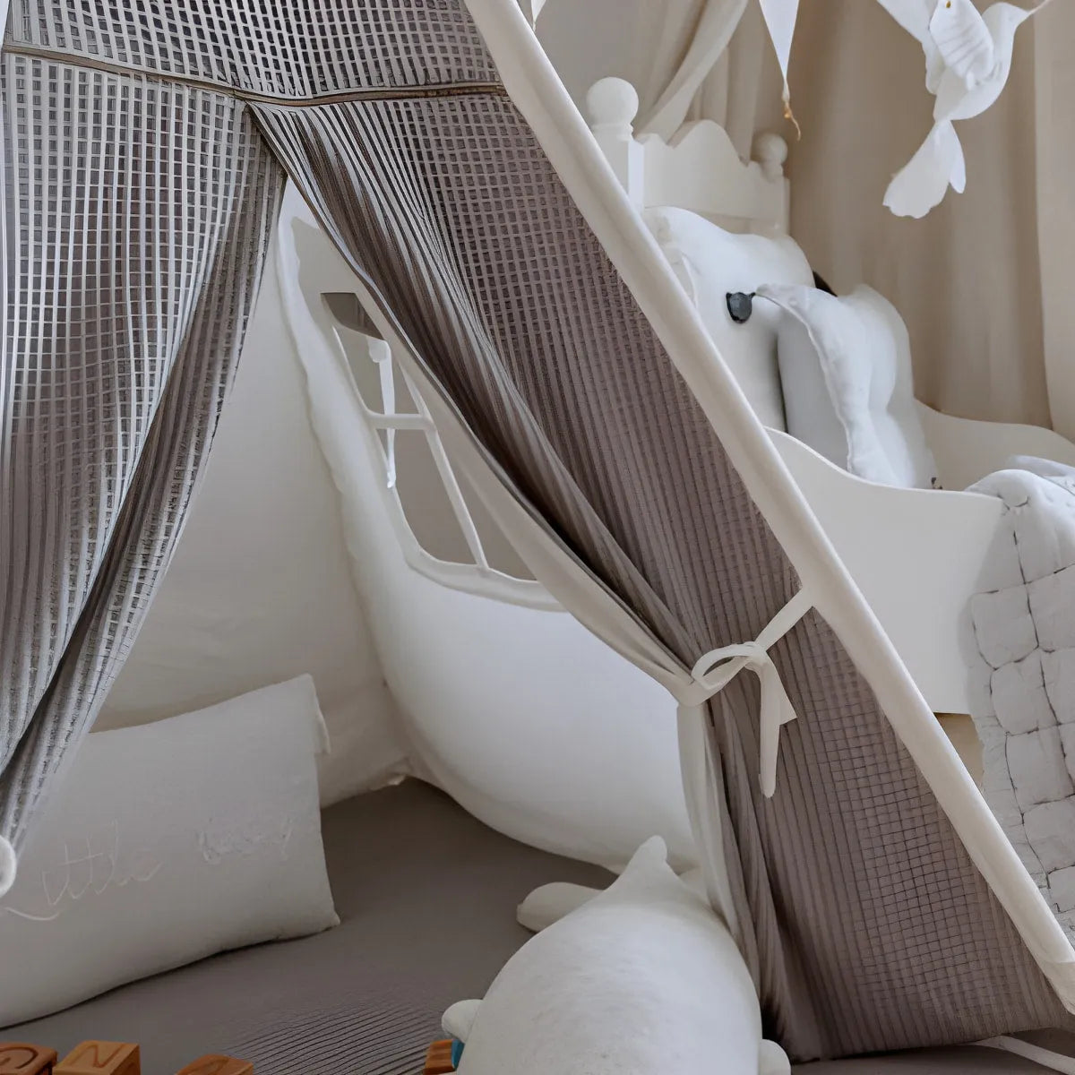 AlixFurniture Tente Tipi Enfant en Matériaux Naturels avec Tapis Confortable