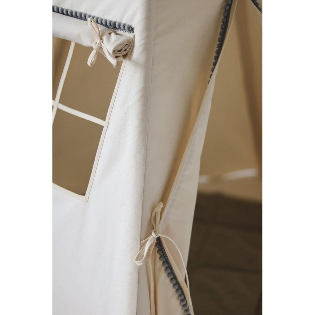AlixFurniture Teepee stan - Sivý s pompónmi