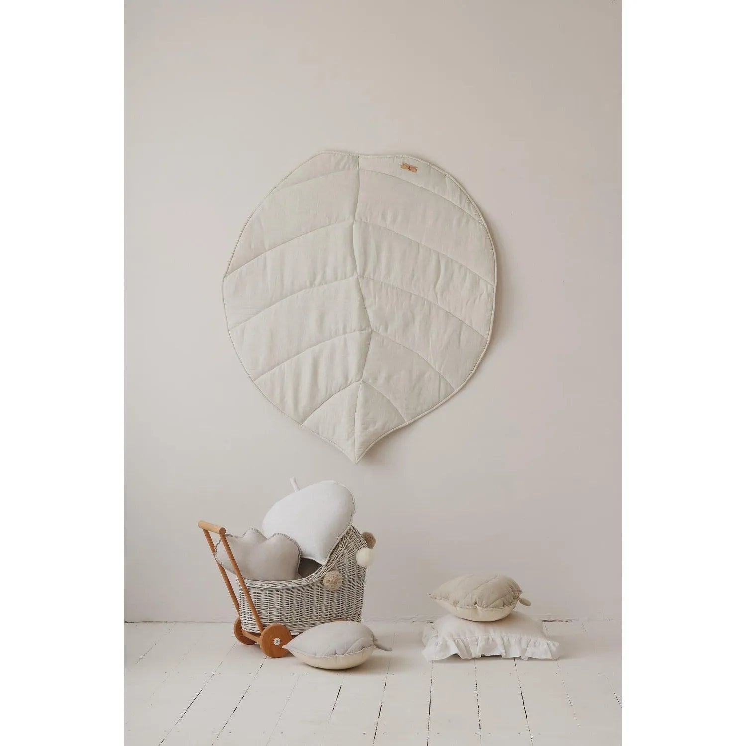 AlixFurniture Ensemble tipi blanc avec tapis feuille confortable